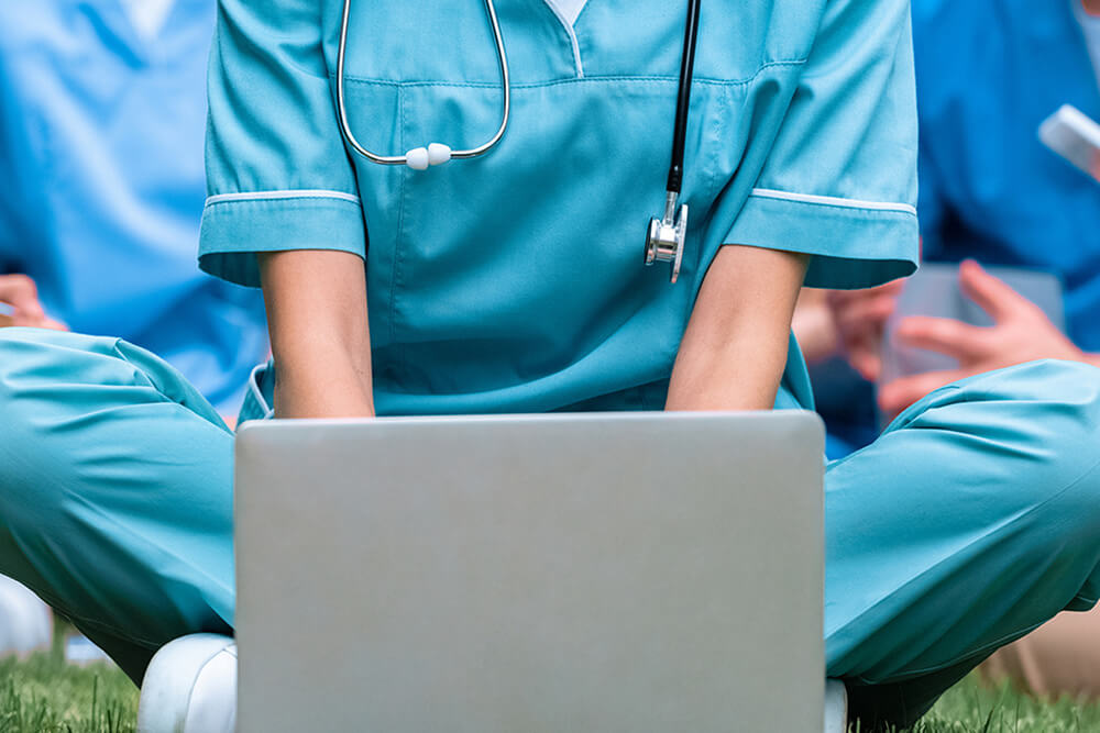 Best Ways to Pay for Your RN Training